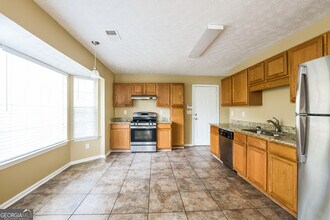 6530 Revena Ct in Austell, GA - Foto de edificio - Building Photo