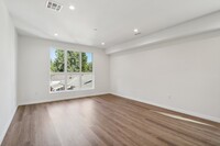 10717 Addison St, Unit 1 in North Hollywood, CA - Foto de edificio - Building Photo