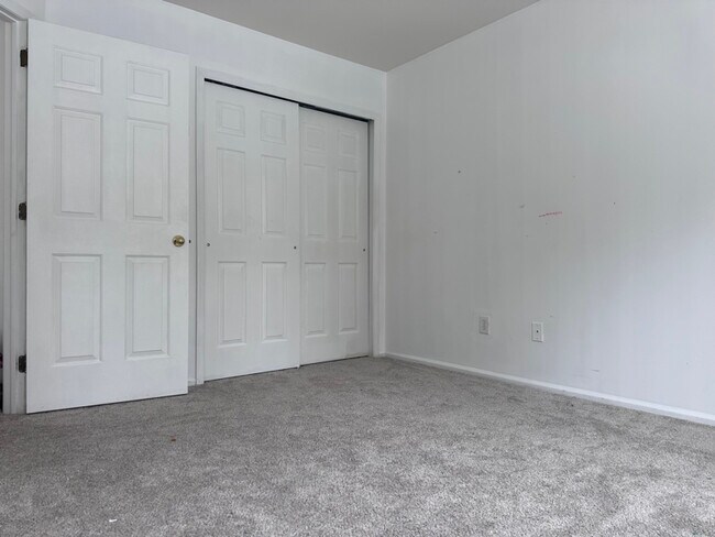 403 Harvest Ln in Monmouth Junction, NJ - Building Photo - Building Photo