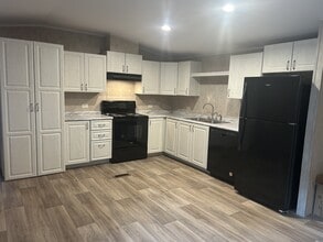 82 Donna Ln in Clermont, GA - Building Photo - Building Photo