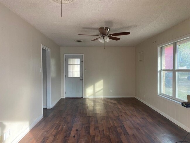 115 Aracely Lane in Del Rio, TX - Building Photo - Building Photo