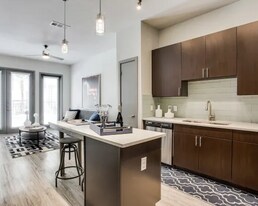 101 Julian St in Dallas, TX - Building Photo