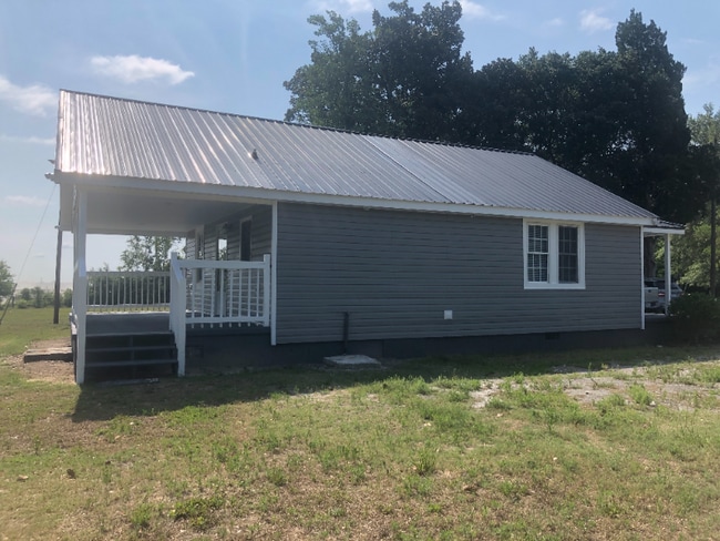 381 Big Hill Rd in Edward, NC - Foto de edificio - Building Photo