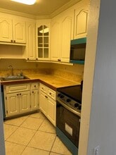 7477 SW 82nd St in Miami, FL - Building Photo - Building Photo