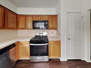 7414 Bluebird Bnd in Humble, TX - Foto de edificio - Building Photo