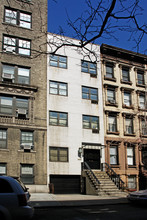 57 W 71st St in New York, NY - Building Photo - Building Photo