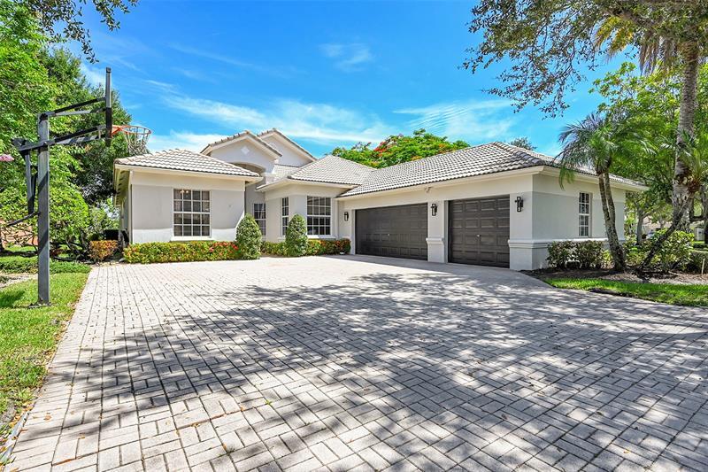 11163 NW 69th Pl in Parkland, FL - Building Photo