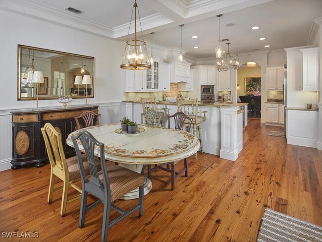 165 Broad Ave S in Naples, FL - Building Photo - Building Photo