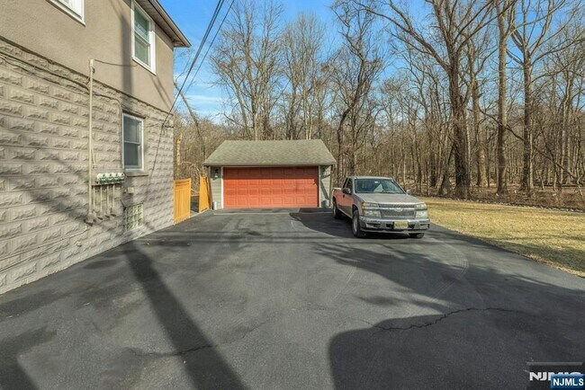 2 Orangeburgh Rd in Old Tappan, NJ - Building Photo - Building Photo