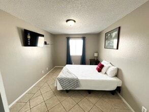 429 Longtree Ave in Henderson, NV - Building Photo - Building Photo