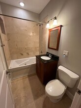 1549 W Sherwin Ave in Chicago, IL - Building Photo - Building Photo
