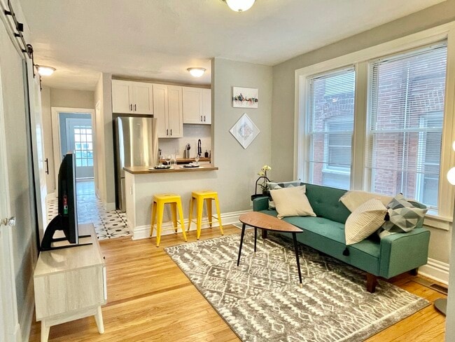 4975 Lindenwood Ave, Unit 2W