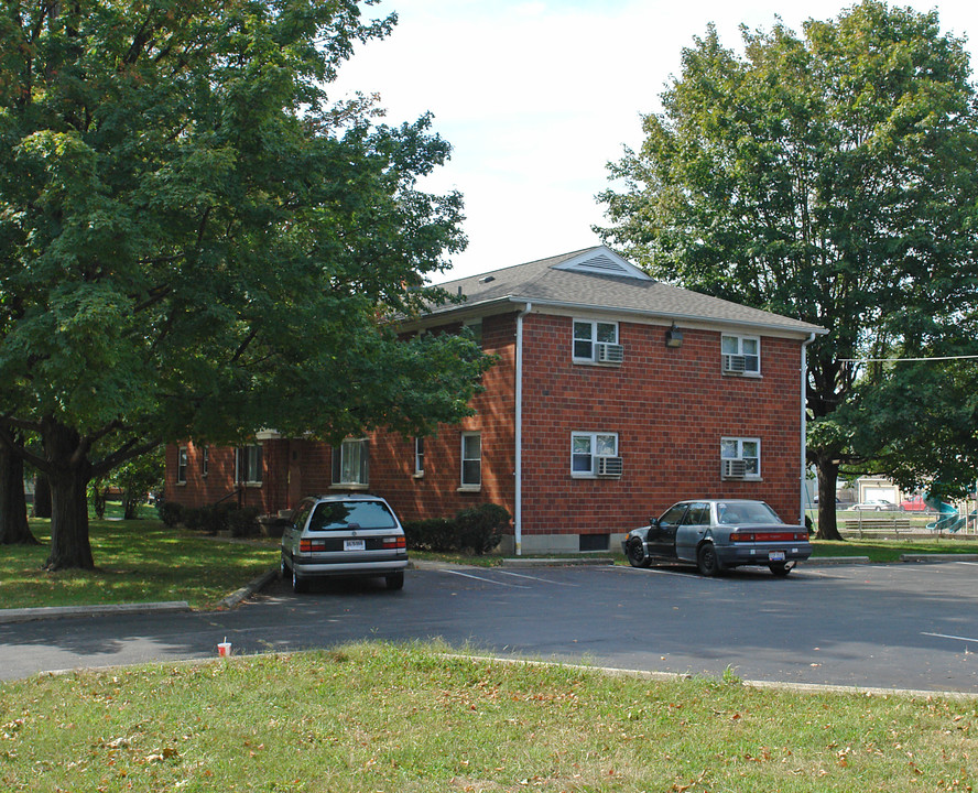 4833 Lauderdale Dr in Dayton, OH - Building Photo