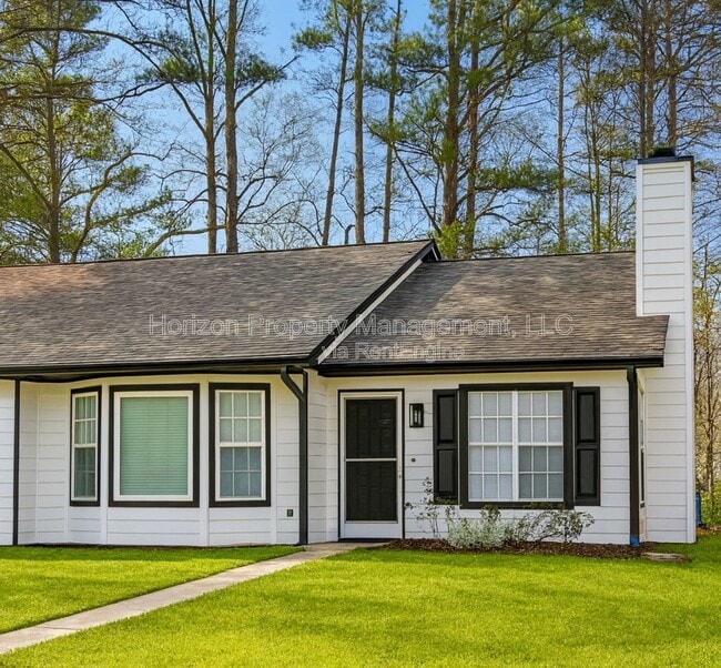 property at 5142 Farm Pl Dr NE