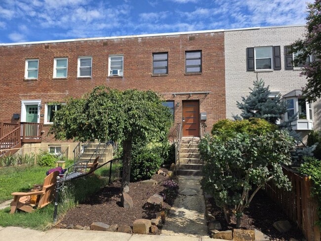 property at 536 E Glendale Ave