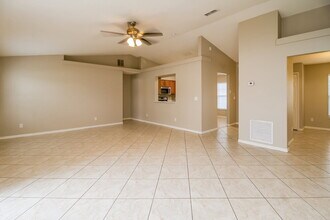 12041 Goldenstar Ln in Clermont, FL - Building Photo - Building Photo