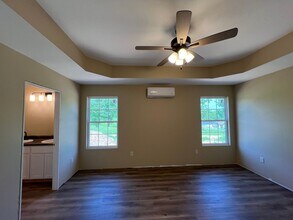 1290 Evergreen Ave in Hollister, MO - Building Photo - Building Photo