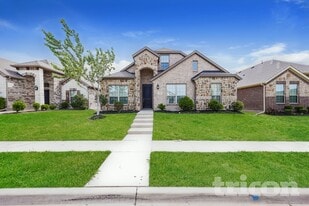 210 Morning Glory Pl in Red Oak, TX - Building Photo