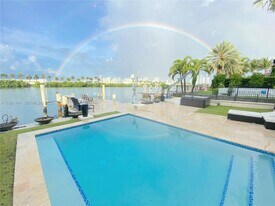 224 S Coconut Ln in Miami Beach, FL - Building Photo