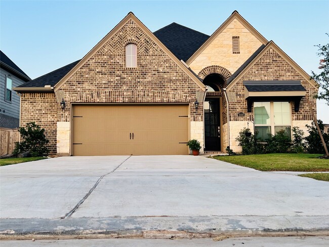 property at 2102 Marian Lee Ln