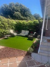 2575 S Barrington Ave in Los Angeles, CA - Foto de edificio - Building Photo