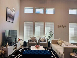 349 Rend Dr in Leander, TX - Foto de edificio - Building Photo