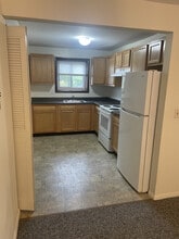 Hilltop Garden Apartments in Holyoke, MA - Building Photo - Building Photo