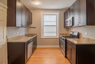 3023 W Diversey Ave in Chicago, IL - Building Photo - Building Photo