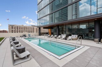 800 N Cleveland Ave in Chicago, IL - Foto de edificio - Building Photo