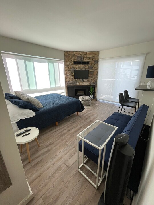 15 Spinnaker St, Unit 3 A in Marina Del Rey, CA - Foto de edificio