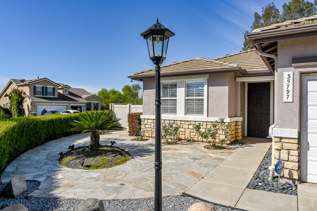 35797 Rosedown Ln, Unit B