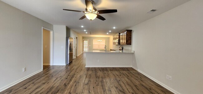 600 Constitution Dr in Sumter, SC - Building Photo - Building Photo