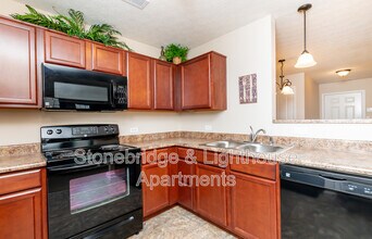 201 Stonebench Cir in Jeffersonville, IN - Building Photo - Building Photo