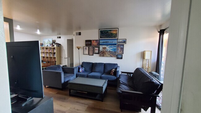 435 E Tamarack Ave, Unit 170 in Inglewood, CA - Foto de edificio - Building Photo