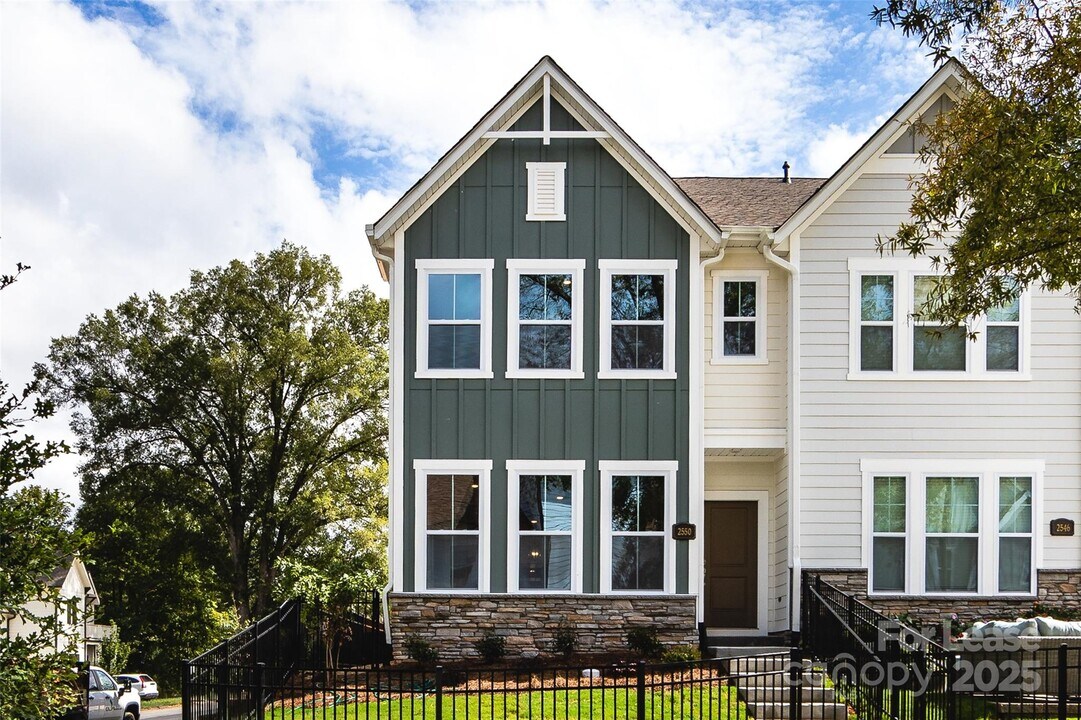 2550 Lydia Ave in Charlotte, NC - Building Photo