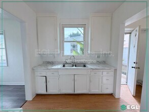 315 W Queen St in Inglewood, CA - Building Photo - Building Photo