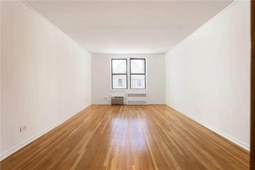 488 Ocean Pkwy in Brooklyn, NY - Building Photo