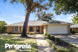 1918 Aspen Dr in Lewisville, TX - Building Photo
