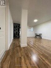256 Stone Rd in Aurora, ON - Building Photo - Building Photo