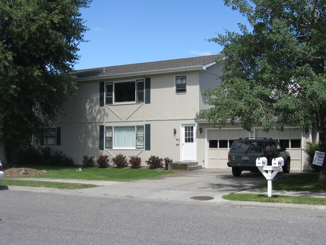 property at 2000-2002 S Black Ave