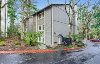 2403 SW Nebraska St in Portland, OR - Building Photo