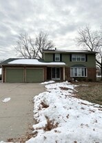 5109 Coachman Rd in Bettendorf, IA - Building Photo