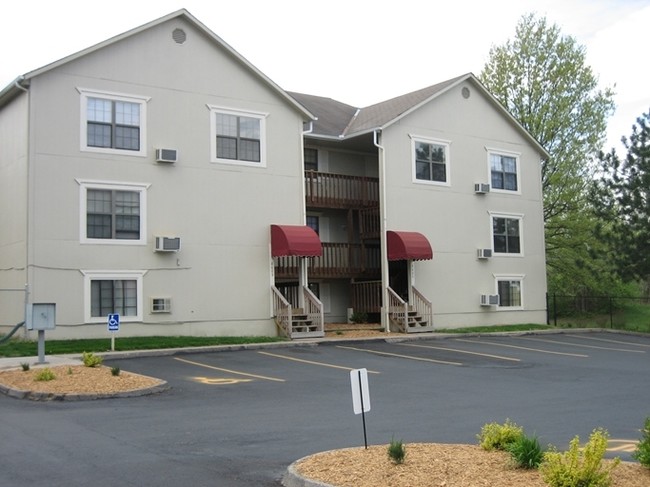 Plaza Square Apartments in Kansas City, MO - Building Photo - Building Photo