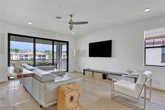 15161 Palmer Lake Cir in Naples, FL - Building Photo - Building Photo