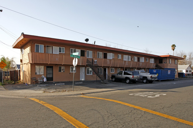 Las Palmas Apartments in Sacramento, CA - Building Photo - Building Photo