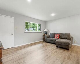 284 Ramsey Ln in Ballwin, MO - Building Photo - Building Photo