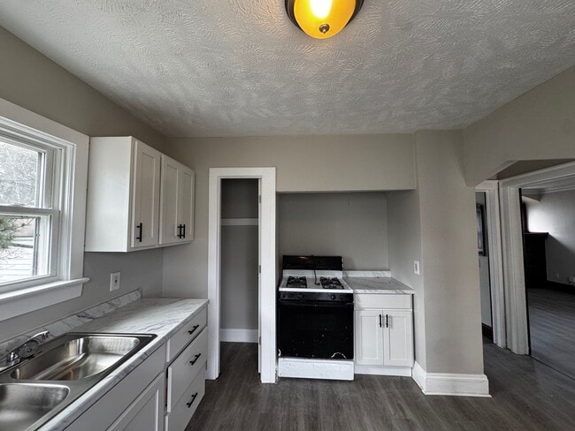 20470 Lindbergh Ave in Euclid, OH - Building Photo - Building Photo