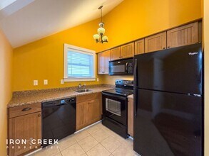 90 Rumbough Pl in Asheville, NC - Building Photo - Building Photo