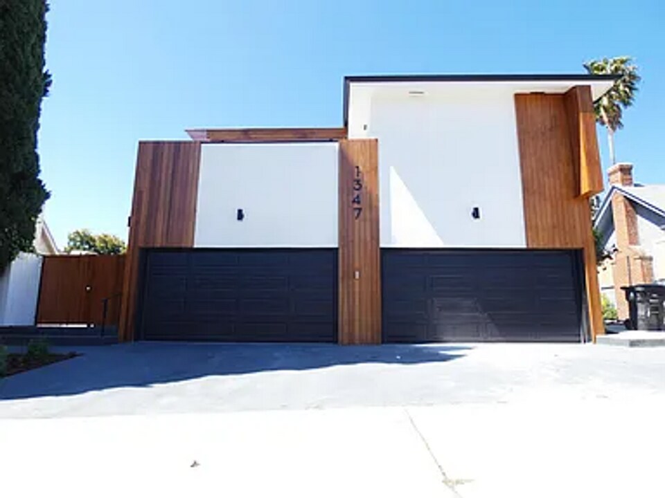 1347 N Stanley Ave in Los Angeles, CA - Building Photo