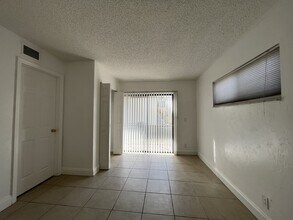 2275 Linton Ridge Cir in Delray Beach, FL - Building Photo - Building Photo